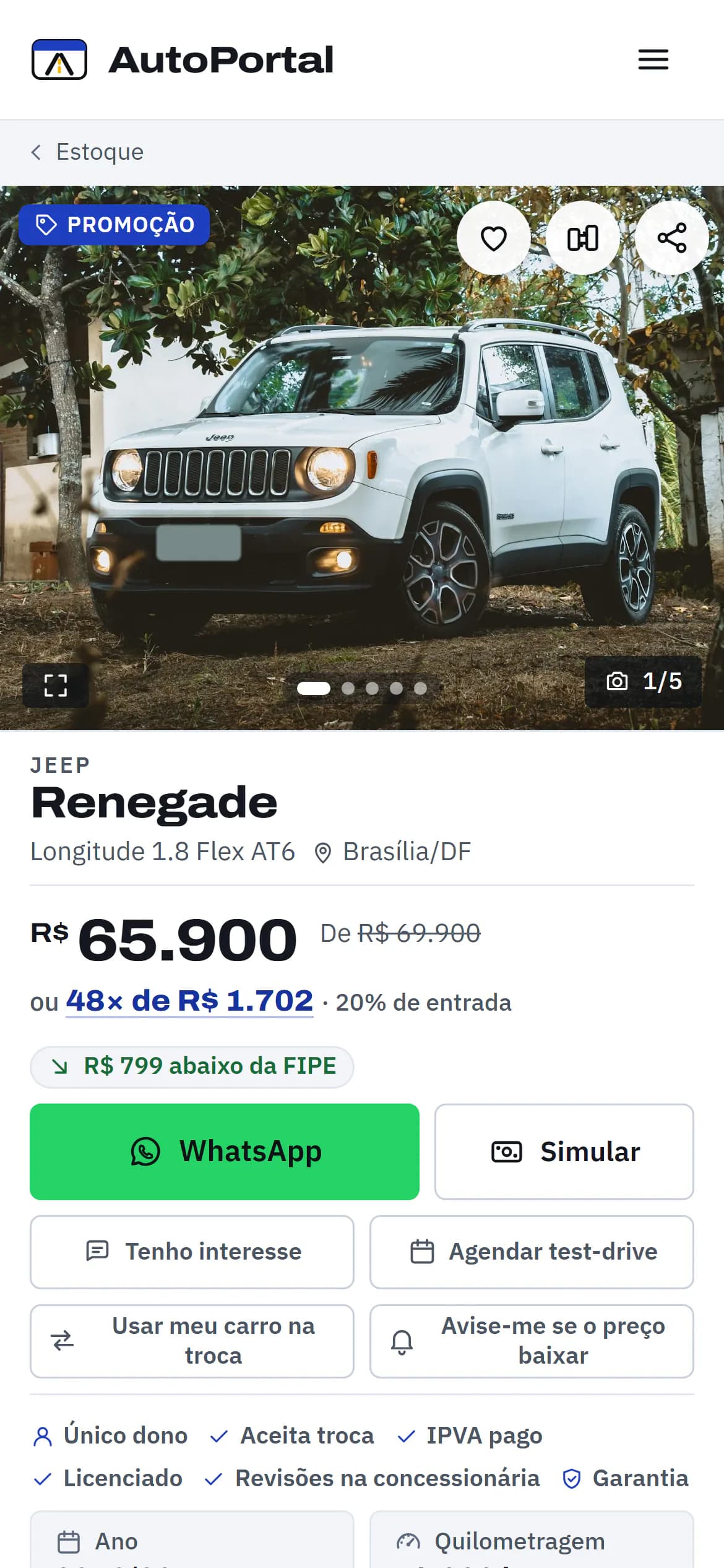 Página de um Jeep Renegade no celular: foto grande com selo de promoção, preço, comparação com a tabela FIPE, parcelas e botões de WhatsApp, simulação, interesse, test-drive, troca e aviso de preço. Dados de demonstração.